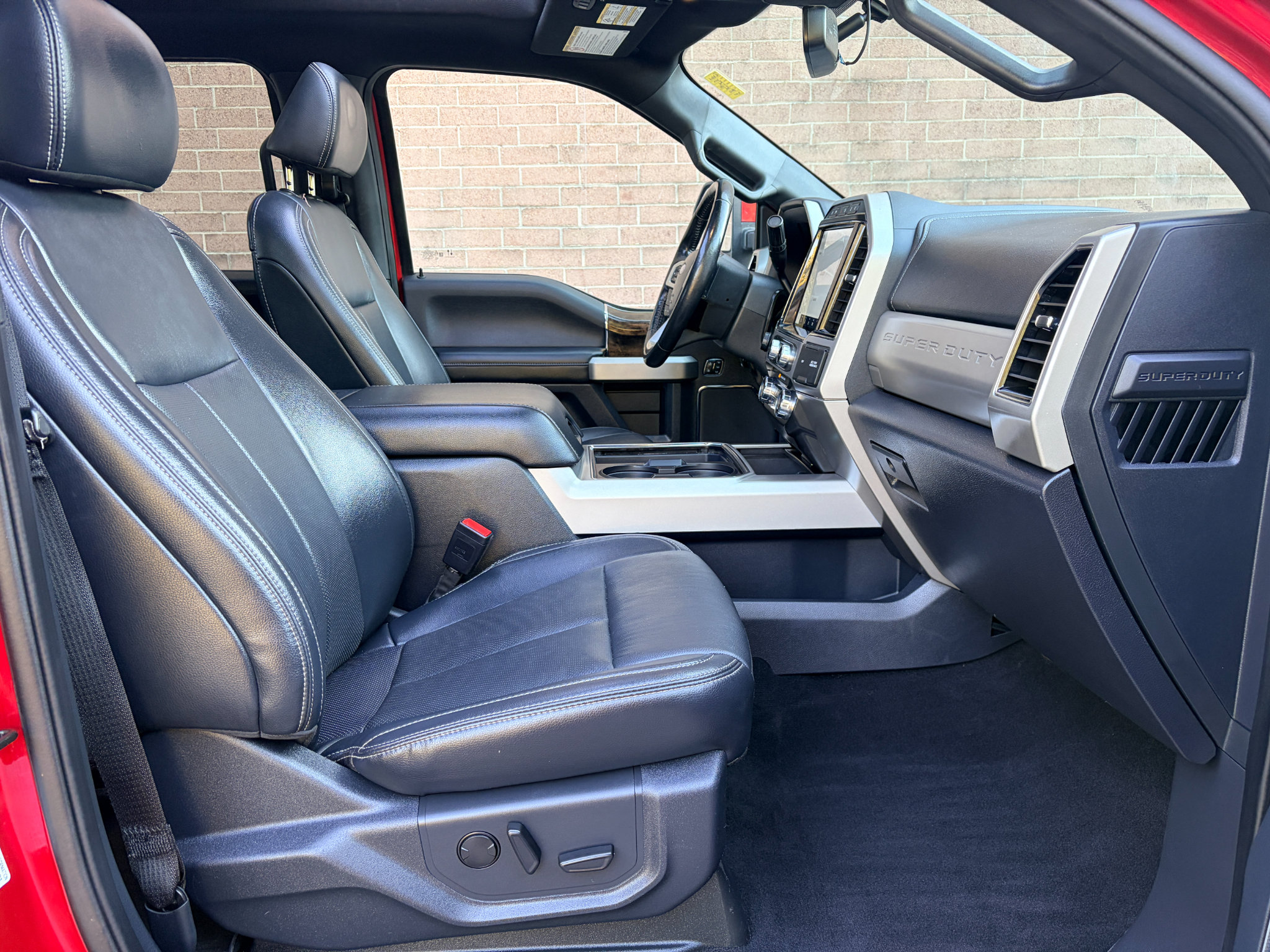 Used 2022 Ford F250 Lariat w/ Lariat Ultimate Package AWD/4WD image 22