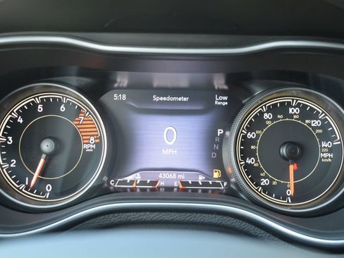 Used 2022 Jeep Cherokee Trailhawk AWD/4WD image 12