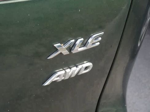 Used 2023 Toyota Corolla Cross XLE w/ Convenience Package image 15