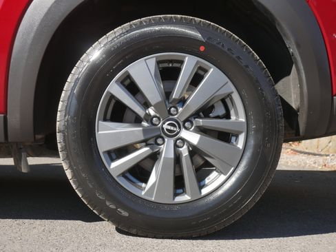 Certified 2024 Nissan Pathfinder SV image 15