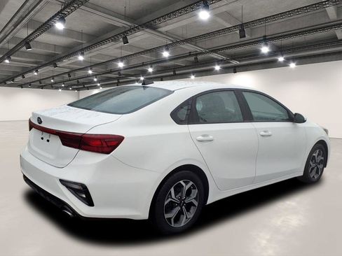 Used 2019 Kia Forte LXS image 7
