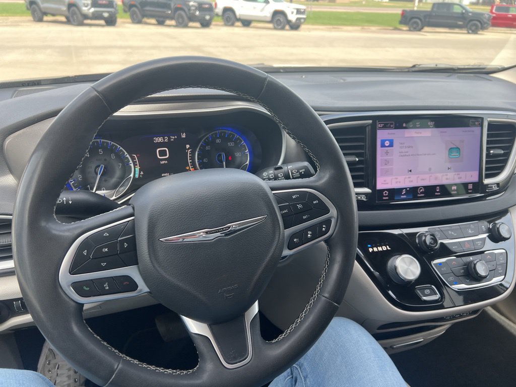 Used 2022 Chrysler Pacifica Touring-L FWD image 21