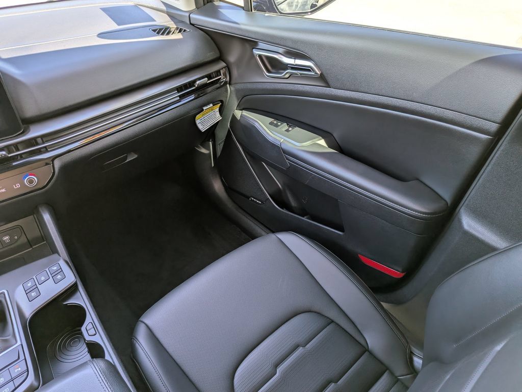 Certified 2026 Kia Sportage SX FWD image 18
