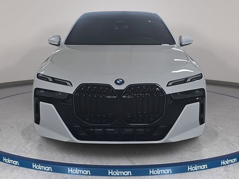 New 2026 BMW 750e xDrive 750e xDrive w/ Premium Package image 2