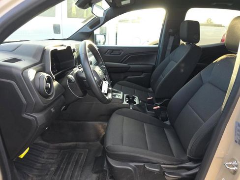 Used 2023 Chevrolet Colorado W/T image 7