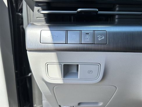 New 2026 Hyundai Kona SE image 24