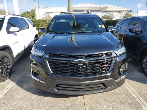 Used 2023 Chevrolet Traverse RS image 2