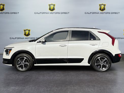 Used 2024 Kia Niro SX image 2