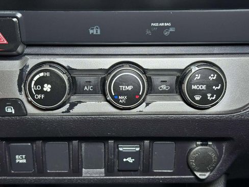 Used 2022 Toyota Tacoma SR image 6