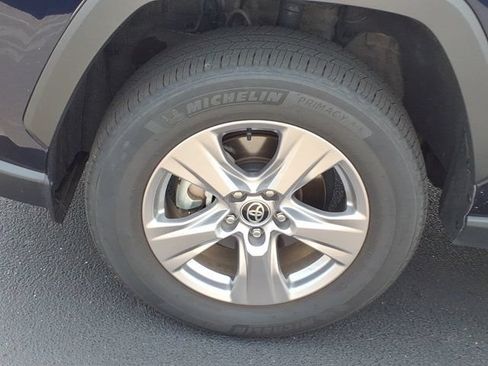 Used 2025 Toyota RAV4 XLE AWD/4WD image 29