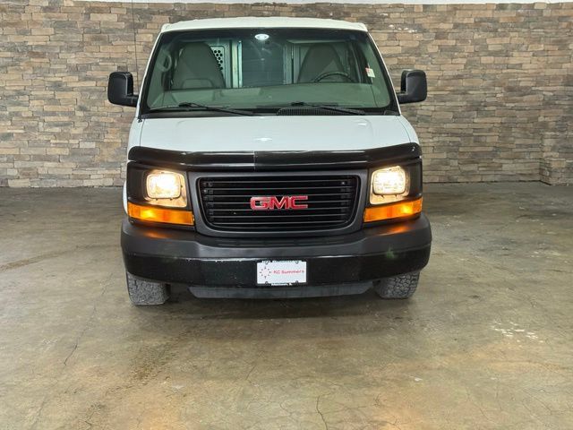 Used 2011 GMC Savana 1500 RWD image 2