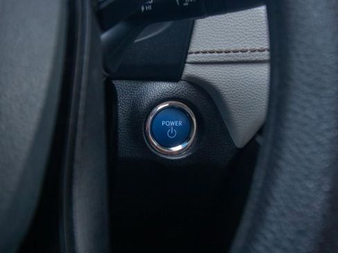Used 2022 Toyota RAV4 XLE AWD/4WD image 14