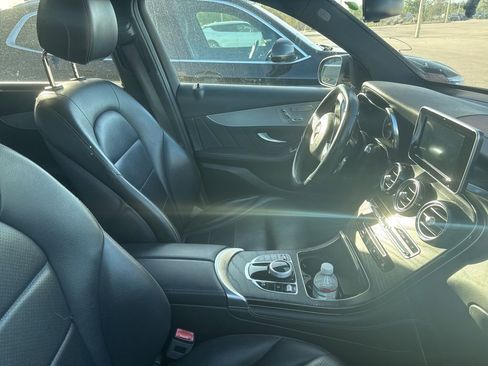 Used 2019 Mercedes-Benz GLC 300 w/ AMG Line image 11