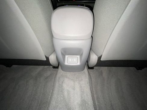 Used 2026 Hyundai Elantra Sport image 27