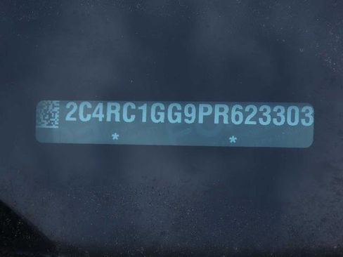 Used 2023 Chrysler Pacifica Limited image 10