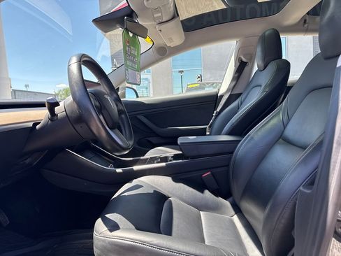 Used 2019 Tesla Model 3 RWD image 9