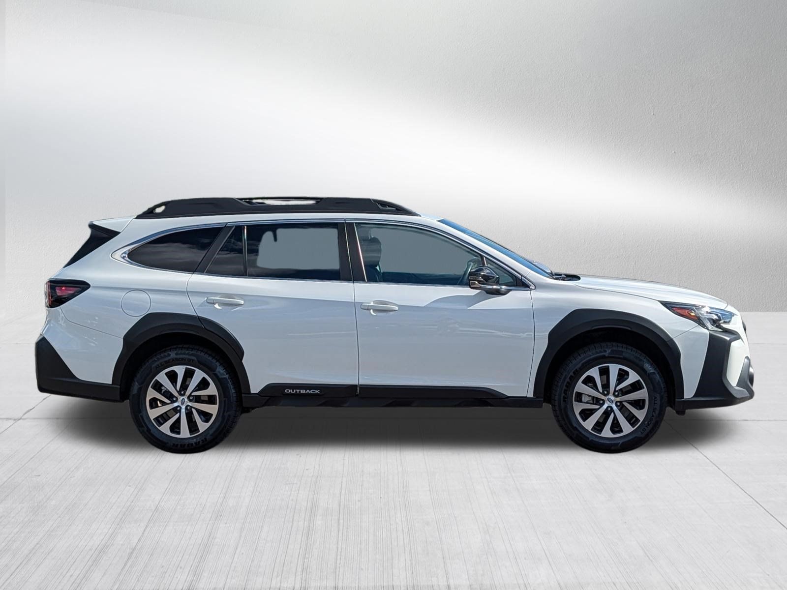 Used 2025 Subaru Outback Premium AWD/4WD image 8