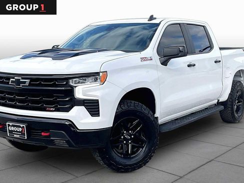 Used 2023 Chevrolet Silverado 1500 LT Trail Boss w/ Convenience Package II AWD/4WD image 1