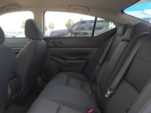 Used 2024 Nissan Altima 2.5 SV FWD image 14
