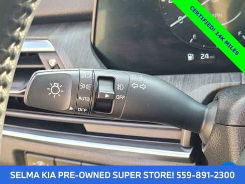Used 2025 Kia Telluride SX w/ SX Captain's Chair Package image 18