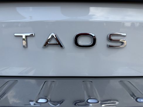Used 2022 Volkswagen Taos SE AWD/4WD image 36