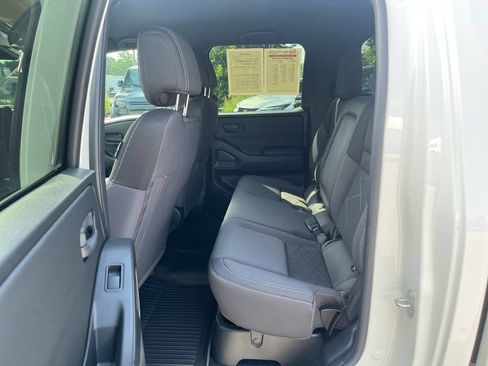 Used 2026 Nissan Frontier SV w/ SV Convenience Package RWD image 27