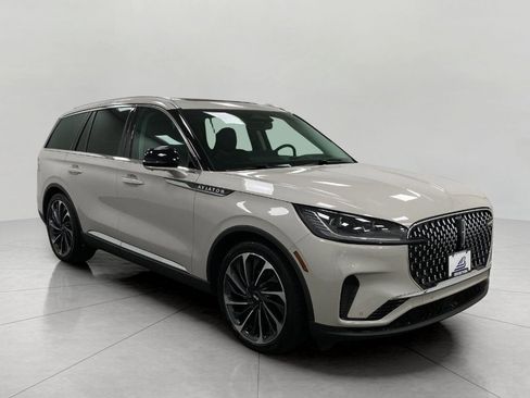 Used 2025 Lincoln Aviator Reserve w/ Equipment Group 201A AWD/4WD image 1