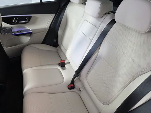 New 2026 Mercedes-Benz GLC 300 image 13