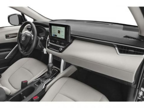 Used 2025 Toyota Corolla Cross L image 14