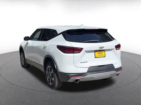 Used 2025 Chevrolet Blazer LT FWD image 11