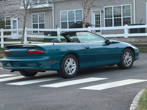 Used 1995 Chevrolet Camaro LT RWD image 4