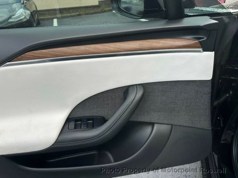 Used 2024 Tesla Model S AWD image 14