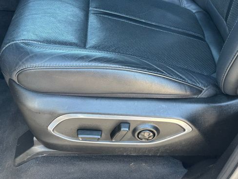 Used 2024 Jeep Wagoneer L Series III w/ Flexible Seating Group AWD/4WD image 16