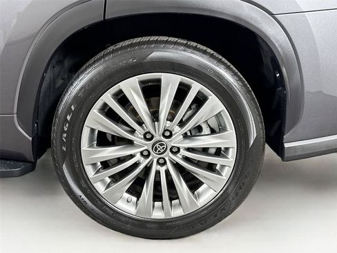 Used 2022 Toyota Highlander Platinum FWD image 48