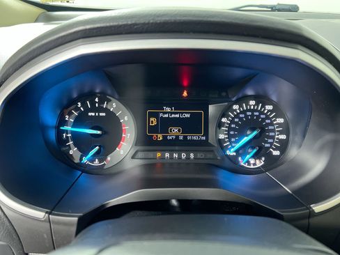 Used 2015 Ford Edge SEL image 22