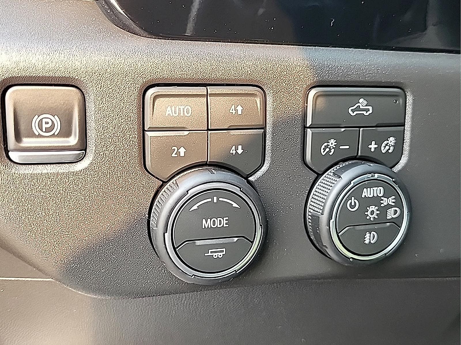 Used 2026 Chevrolet Silverado 1500 LT Trail Boss w/ Convenience Package II AWD/4WD image 22