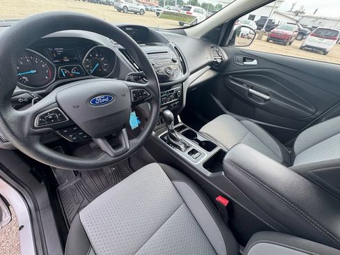 Used 2017 Ford Escape SE FWD image 14