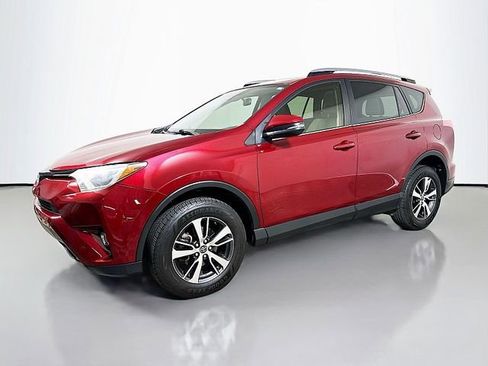 Used 2018 Toyota RAV4 XLE AWD/4WD image 3