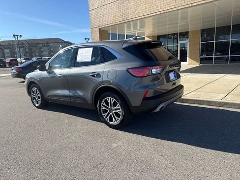 Used 2022 Ford Escape SEL image 2