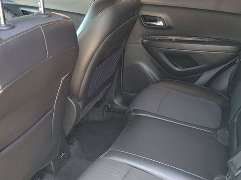 Used 2019 Chevrolet Trax LT w/ LT Convenience Package AWD/4WD image 19