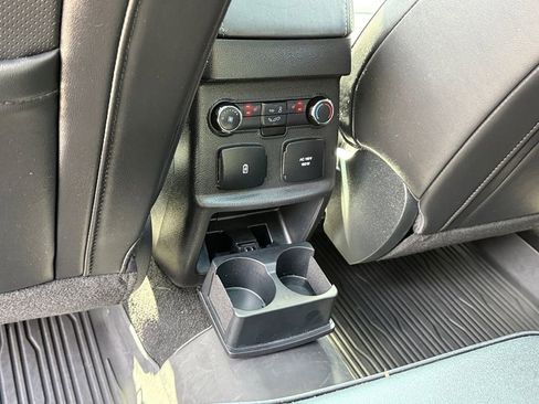 Used 2018 Ford Explorer Platinum image 13