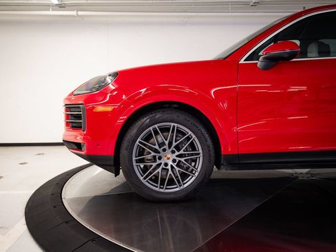 Certified 2026 Porsche Cayenne AWD/4WD image 11