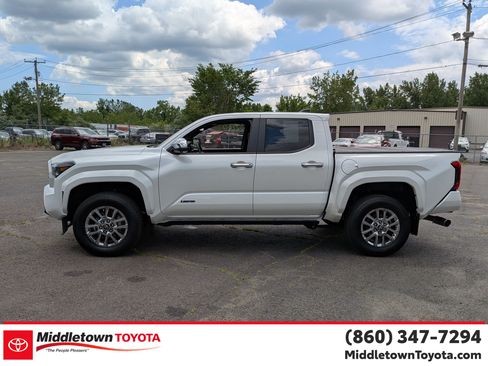 Certified 2025 Toyota Tacoma Limited AWD/4WD image 6