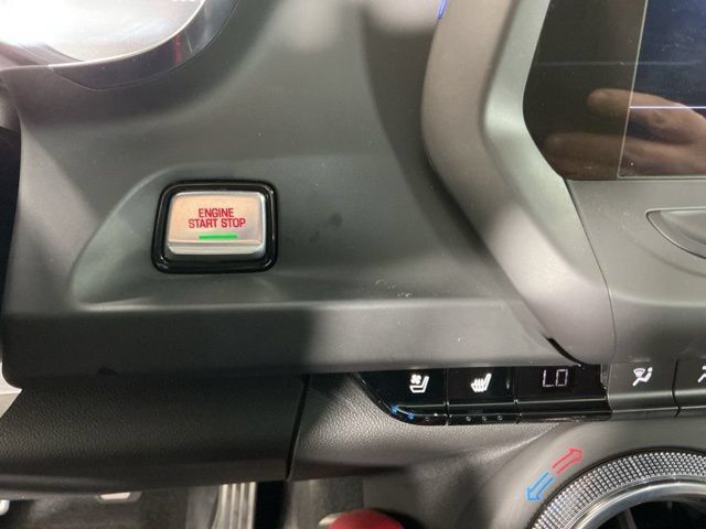 Used 2020 Chevrolet Camaro ZL1 RWD image 24