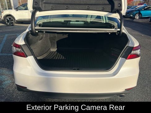 Used 2024 Toyota Camry XLE image 11