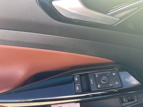 Used 2022 Volkswagen ID.4 Pro S w/ Gradient Package image 12