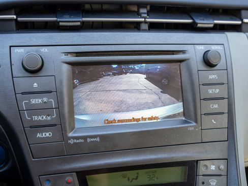 Used 2015 Toyota Prius Three image 15