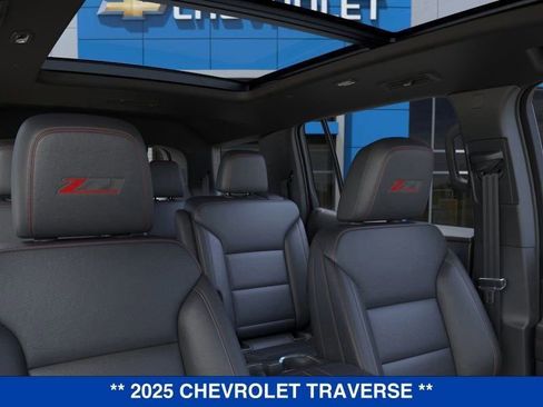 New 2025 Chevrolet Traverse Z71 w/ Enhanced Driving Package image 25