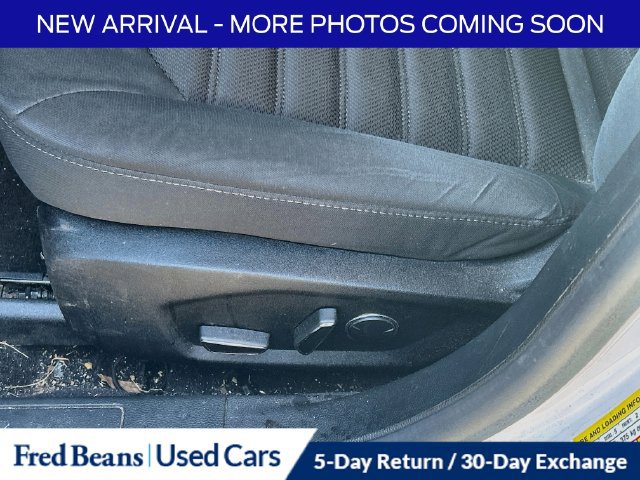 Used 2017 Ford Fusion SE w/ Fusion SE Technology Package FWD image 6