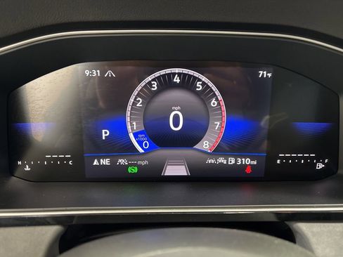Used 2025 Volkswagen Jetta SE FWD image 17